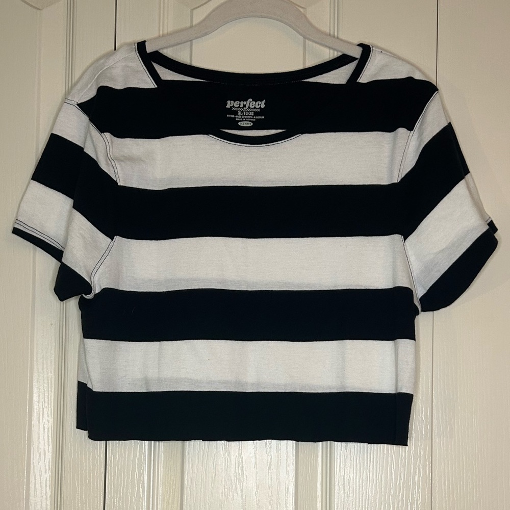 Women’s Short Sleeve Striped Crop Top | Size XL